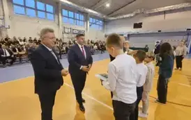 Wręczanie nagr&oacute;d w konkursach