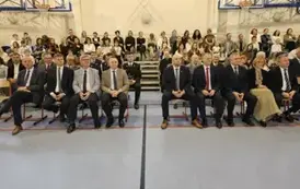 Przybyli na uroczystość goście na widowni