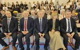 Przybyli na uroczystość goście na widowni
