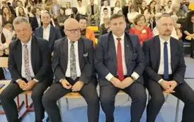 Przybyli na uroczystość goście na widowni