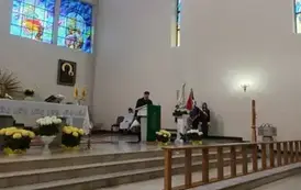 Przem&oacute;wienie dyrektora szkoły Dariusza Kubalskiego podczas uroczystej niedzielnej mszy świętej w intencji szkoły