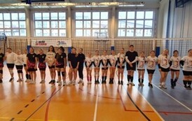 Drużyny dziewcząt w kategorii czw&oacute;rek