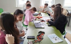 Klasa 7 b przy pracy
