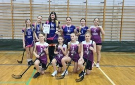 Drużyna dziewcząt naszej szkoły w kategorii klas 4-6