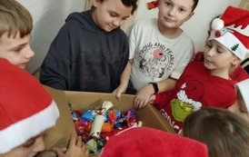 Pakowanie christmas crackers