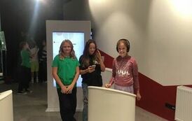 Stanowiska na kt&oacute;rych można posłuchać rozgłośni z całego świata