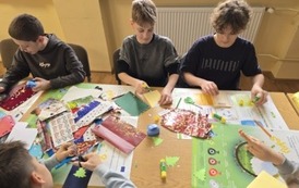 Uczniowie klasy 6a podczas warsztat&oacute;w