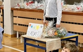 Adaś w roli gospodarza