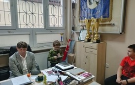 Uczeń czyta pytania