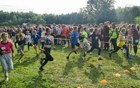 Start grupy młodszych dziewcząt