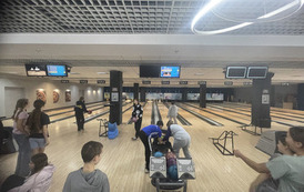 Rywalizacja uczni&oacute;w na torach