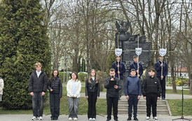 Montaż słowno-muzyczny w wykonaniu uczni&oacute;w z klasy 7 C