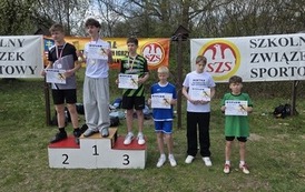 Dekoracja najlepszych sześciu zawodnik&oacute;w z rocznika 2013-2014