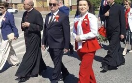 Przemarsz na rynek po uroczystej mszy świętej za Ojczyznę