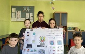 Zespołowa praca plastyczna wykonana przez uczni&oacute;w