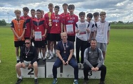 Najlepsze sztafety 4x100 m chłopc&oacute;w na podium w kategorii Igrzyska młodzieży