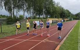 Przed biegiem dziewcząt na 600 m