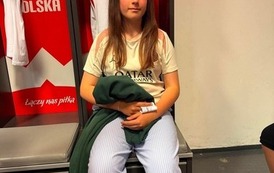 Uczniowie w szatni zawodnik&oacute;w