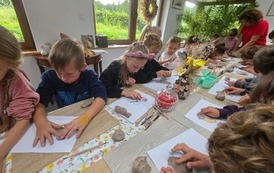Warsztaty ceramiczne w wykonaniu uczni&oacute;w klasy 3a