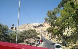 Twierdza portowa Valletta - widok z odkrytego autobusu: Hop on-Hop off