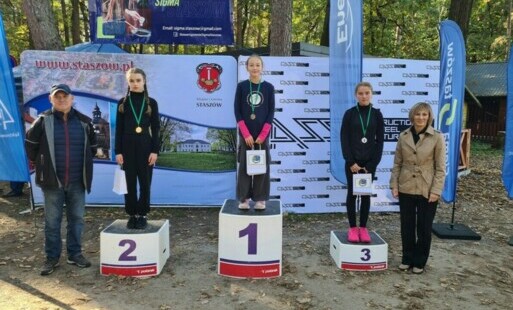 Jenna Dolińska z klasy 6 A na podium