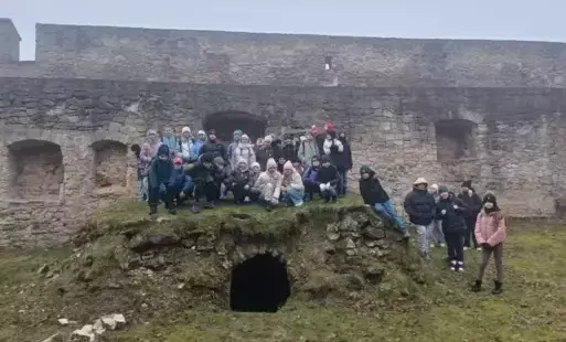 Uczniowie klasy 4 a oraz 5 a na wycieczce w Szydłowie