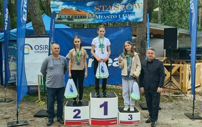 Dziewczęta na podium 