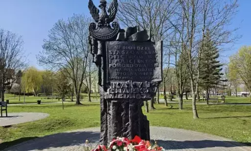 Pomnik Katyński w Parku imienia Adama Bienia w Staszowie