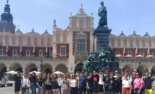 Zdjęcie do Wycieczka klas &oacute;smych do Krakowa i Oświęcimia