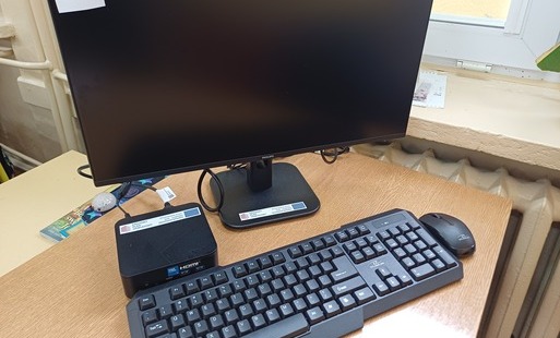 Zestaw komputerowy, w który wyposażono szkołę w ramach projektu Cyfrowy nauczyciel